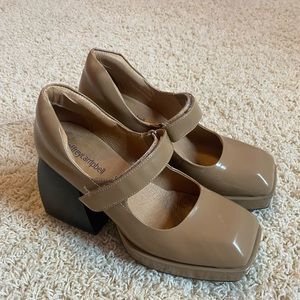 Jeffrey Campbell Reine Platform Mary Jane in beige size 7.5 US Free People